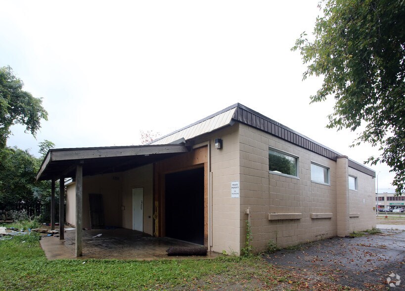 923 Commissioners Rd E, London, ON for sale - Building Photo - Image 2 of 2