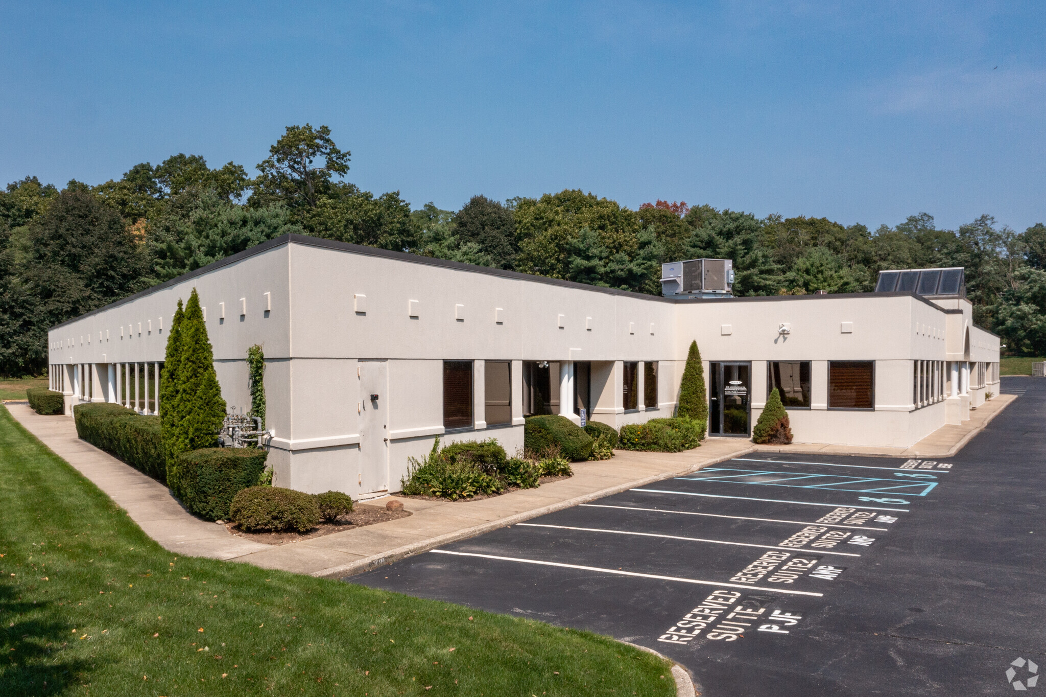 201 Moreland Rd, Hauppauge, NY for lease Primary Photo- Image 1 of 6