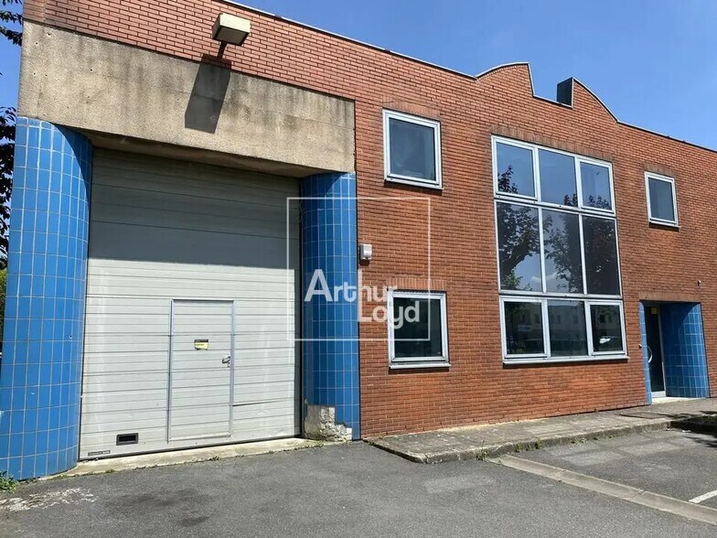 Office in Moissy-Cramayel for lease - Building Photo - Image 2 of 5