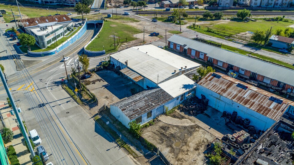 215 St Emanuel St, Houston, TX for sale - Building Photo - Image 3 of 7