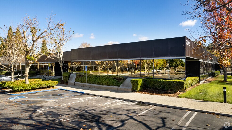 20935 Warner Center Ln, Woodland Hills, CA for lease - Building Photo - Image 2 of 46