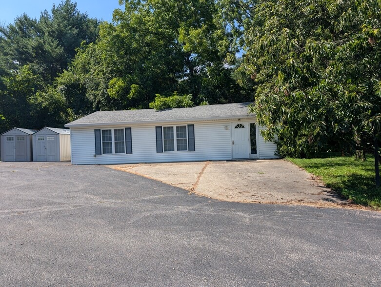 2210 Tucker Station Rd, Louisville, KY for sale - Building Photo - Image 3 of 27