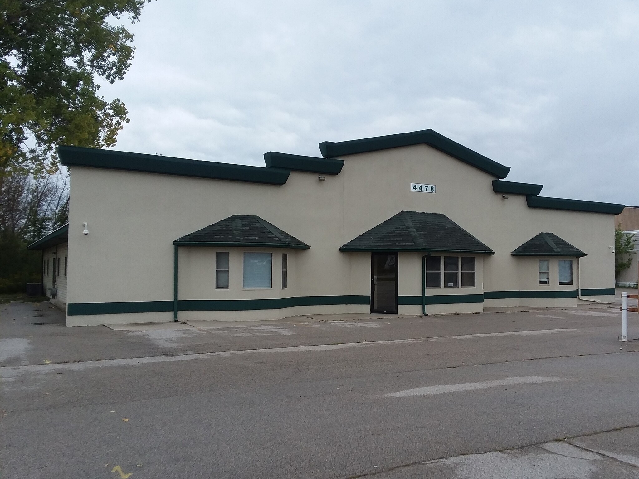 4478 Dowling St, Montague, MI 49437