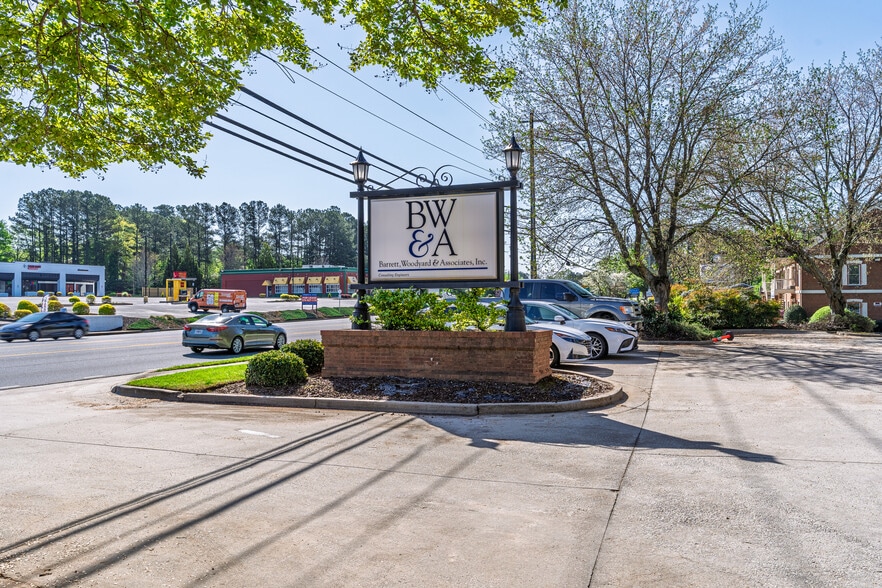 3495 Holcomb Bridge Rd, Peachtree Corners, GA for lease - Building Photo - Image 3 of 13