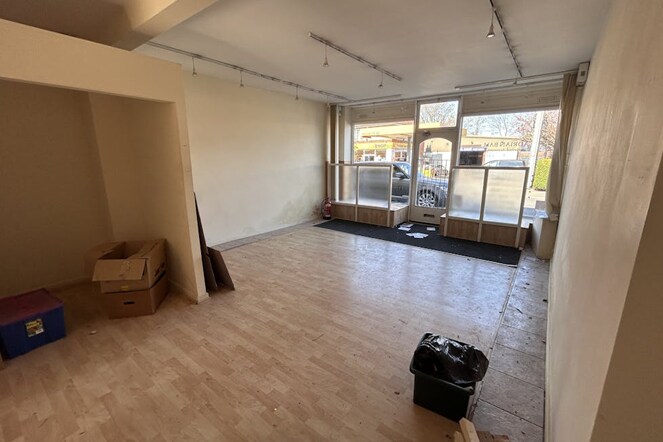 130 High St, Boston Spa for sale - Interior Photo - Image 2 of 3