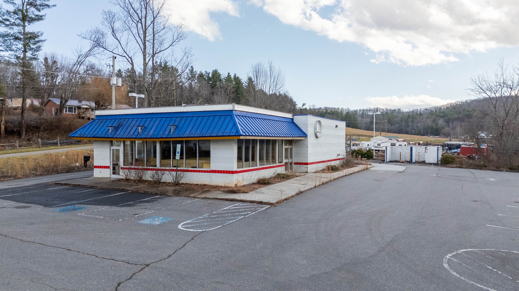14109 Highway 226 S, Spruce Pine, NC for sale Primary Photo- Image 1 of 46