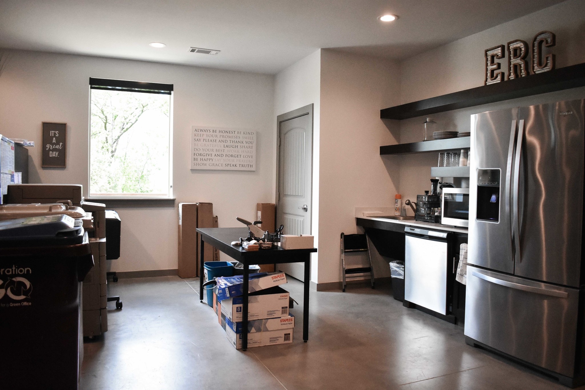 8101 McClure Dr, Fort Smith, AR for lease Interior Photo- Image 1 of 4