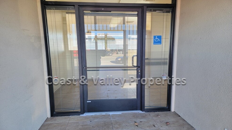 6-10 San Miguel Ave, Salinas, CA for lease - Building Photo - Image 2 of 11