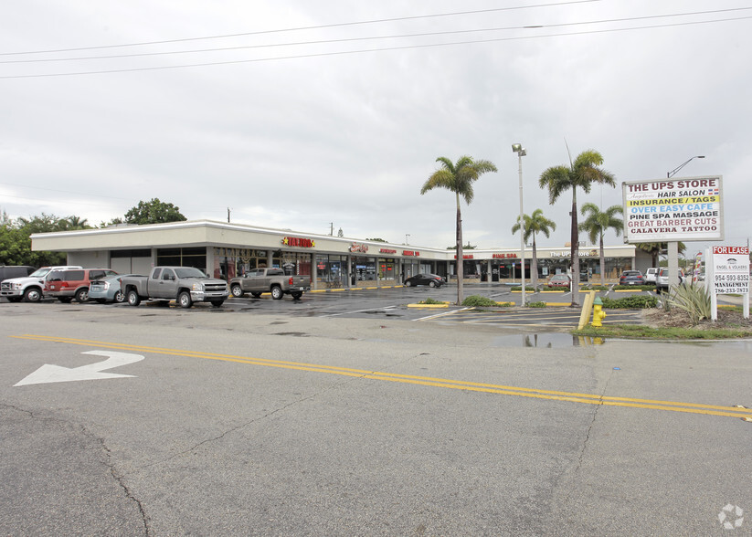 300-320 E Oakland Park Blvd, Wilton Manors, FL for lease - Primary Photo - Image 1 of 8