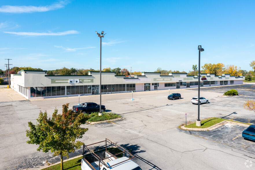 2865-2999 Bay Rd, Saginaw, MI for lease - Building Photo - Image 1 of 5