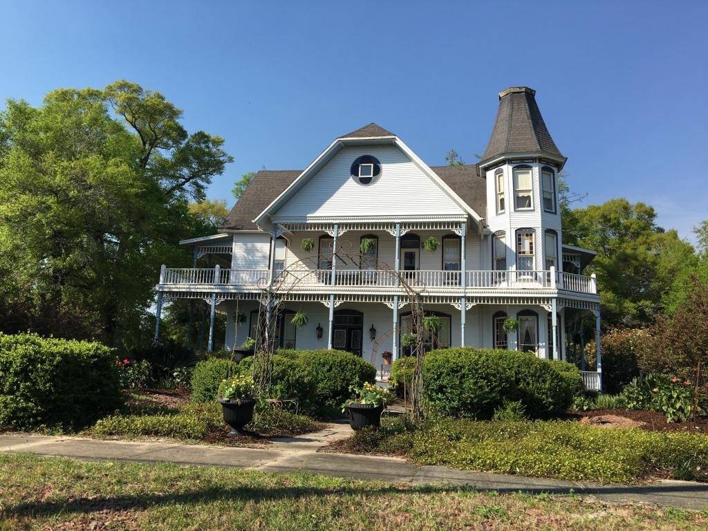 30 Live Oak Ave W, Defuniak Springs, FL for sale Primary Photo- Image 1 of 1