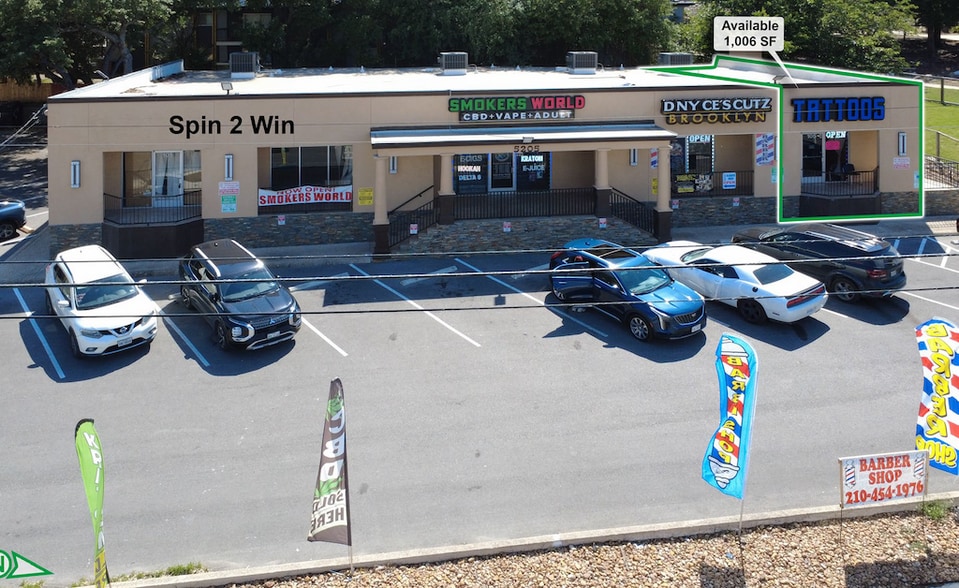 5205 Fredericksburg Rd, San Antonio, TX for lease - Building Photo - Image 3 of 5