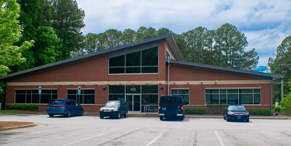 951 Heather Park Dr, Garner, NC for lease - Building Photo - Image 2 of 32