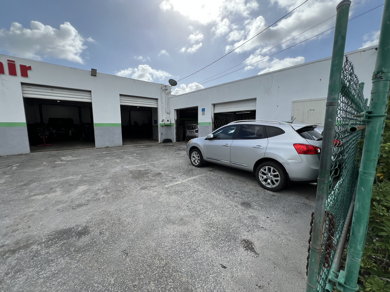 2130 Johnson St, Hollywood, FL for sale - Building Photo - Image 3 of 13