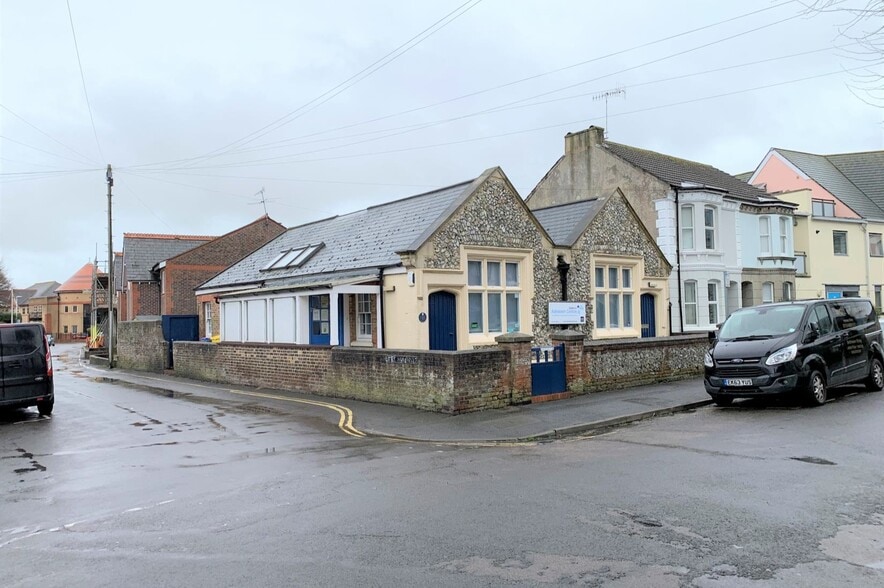 6-8 Ashdown Rd, Worthing for sale - Building Photo - Image 1 of 1