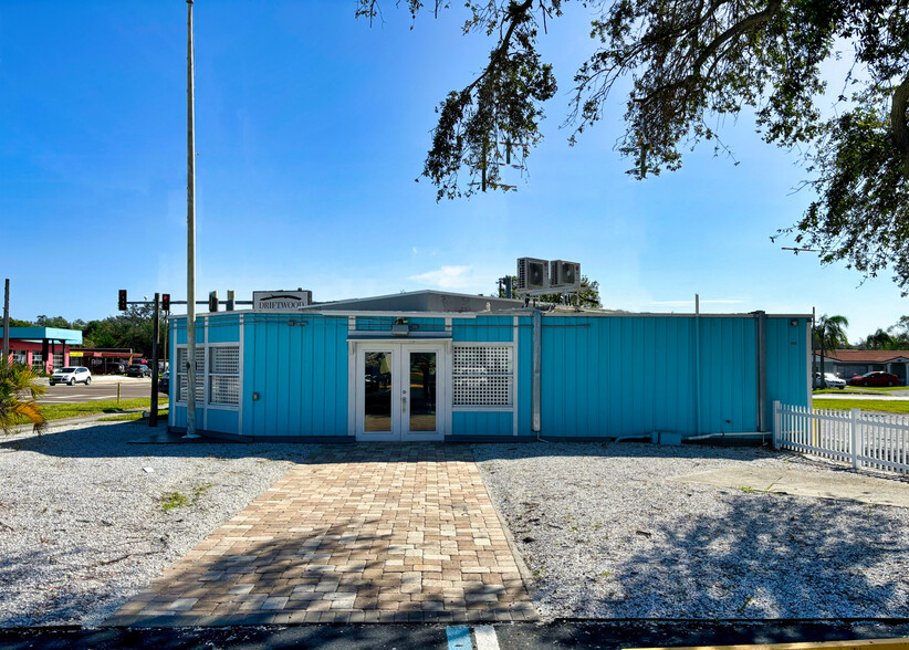 5804 54th Ave N, Kenneth City, FL for lease - Building Photo - Image 1 of 24