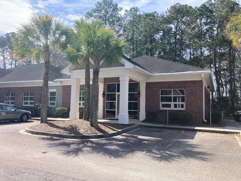 3040 N Highway 17, Mount Pleasant, SC for lease - Building Photo - Image 1 of 11