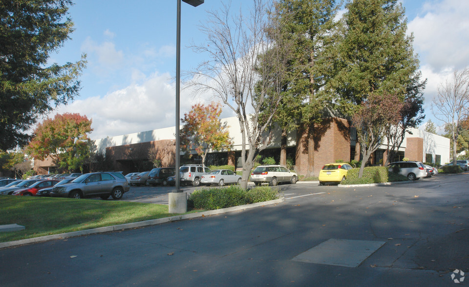 720-740 S Milpitas Blvd, Milpitas, CA for lease - Building Photo - Image 3 of 6