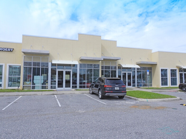 6545 N Wickham Rd, Melbourne, FL for lease - Primary Photo - Image 1 of 7
