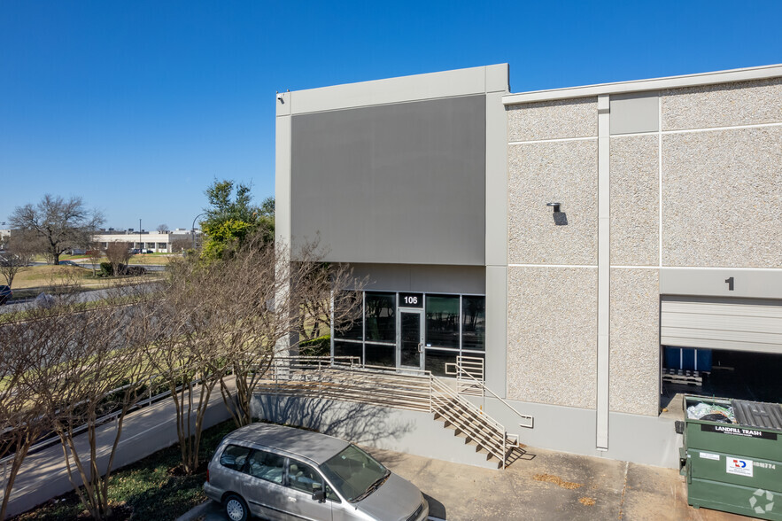 2300 Grand Avenue Pky, Austin, TX for lease - Building Photo - Image 3 of 4