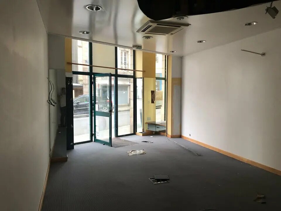 Retail in Morlaix for lease Interior Photo- Image 1 of 13