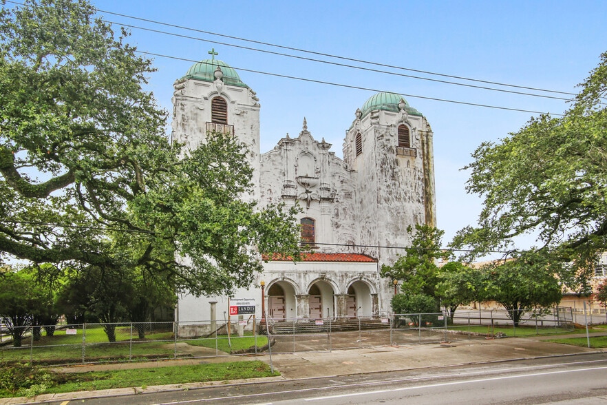 2400 Napoleon Ave, New Orleans, LA 70115