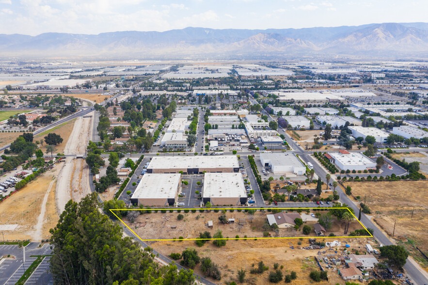 10796 New Jersey St, Redlands, CA for sale - Aerial - Image 2 of 5