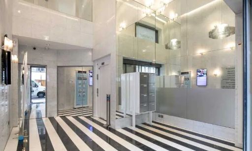 33 Rue François Ier, Paris for lease - Interior Photo - Image 3 of 3