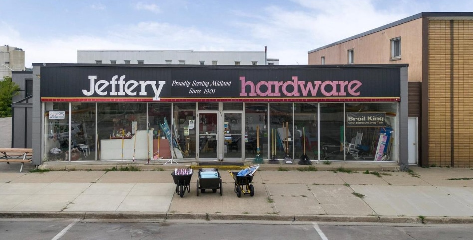 526 Dominion Av, Midland, ON for sale Primary Photo- Image 1 of 2