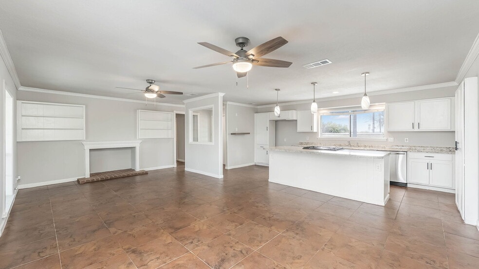 916 Toepperwein Rd, Converse, TX for lease - Interior Photo - Image 3 of 19
