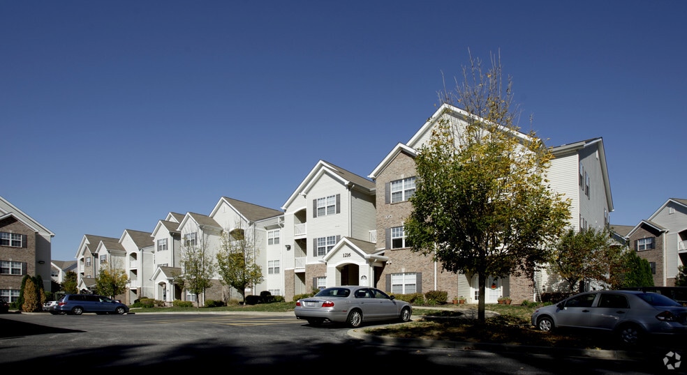 1200 Greenfield Pl, O'Fallon, IL for sale - Building Photo - Image 2 of 90