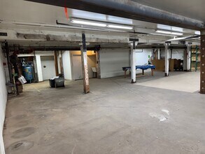 911 N Monroe St, Portland, OR for lease Interior Photo- Image 2 of 7