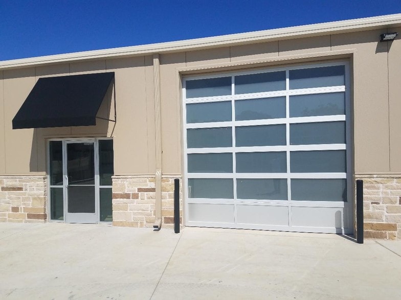 811 Stonecrest Rd, Argyle, TX for lease - Building Photo - Image 2 of 17