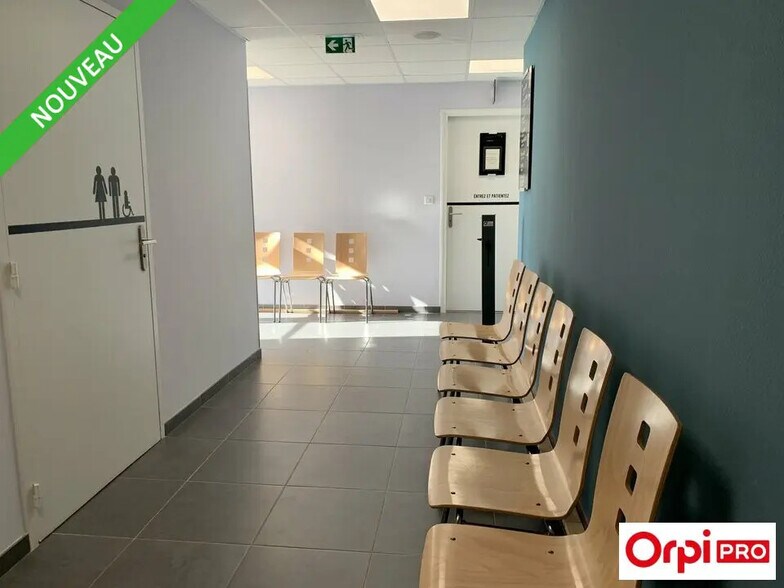 Office in Valence for lease - Building Photo - Image 3 of 3