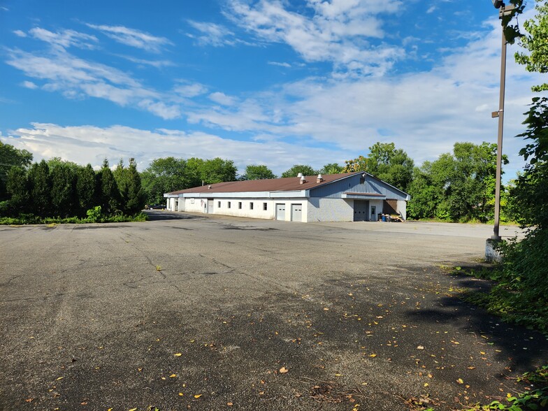 111 Schwenk Dr, Kingston, NY for sale - Building Photo - Image 3 of 6