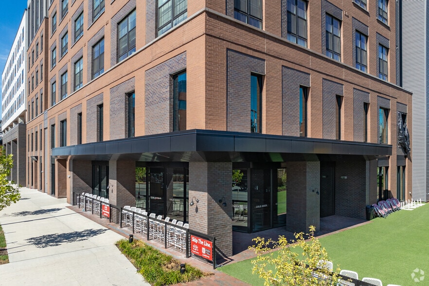 222 W Lane Ave, Columbus, OH for lease - Building Photo - Image 2 of 15