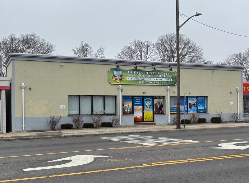 292-294 Medford Ave, Patchogue, NY for lease - Building Photo - Image 1 of 19