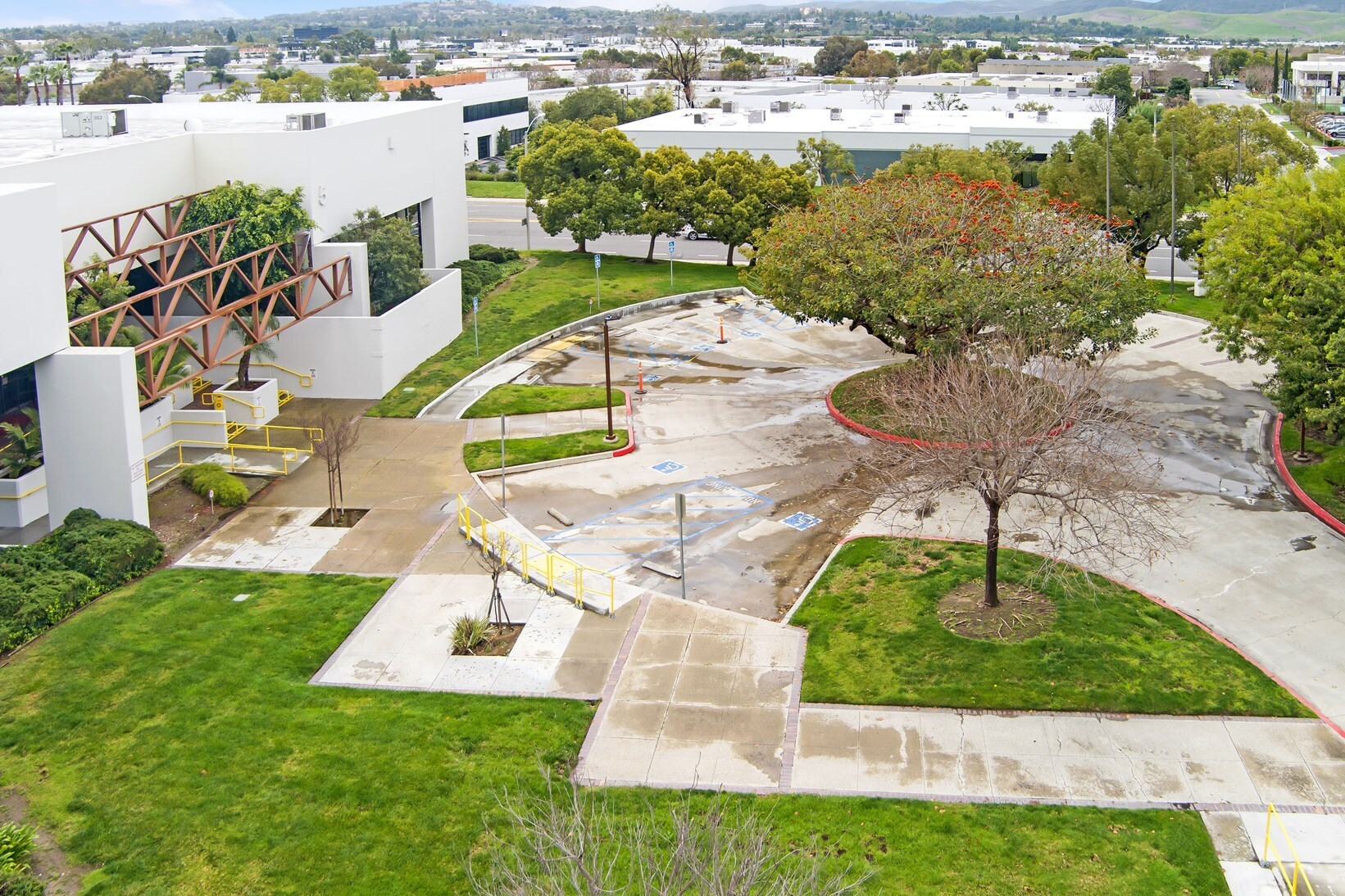 5 Marconi, Irvine, CA 92618 Tropitone