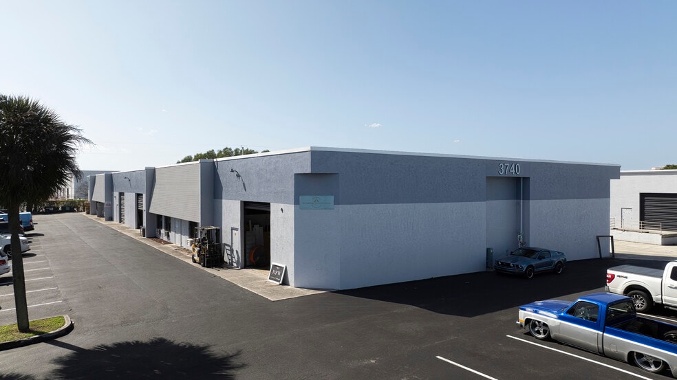 3748 Prospect Ave, Riviera Beach, FL for lease - Building Photo - Image 1 of 10
