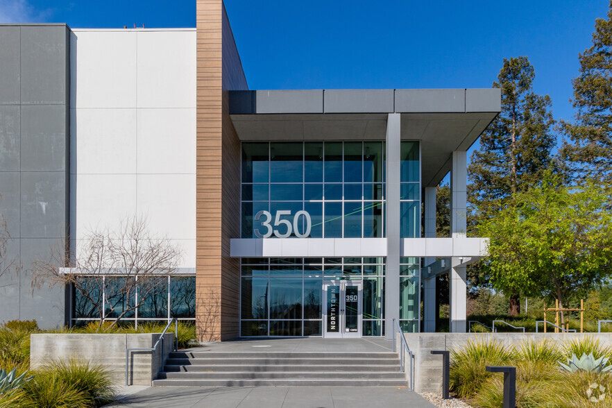 350 W Trimble Rd, San Jose, CA for lease - Building Photo - Image 1 of 10