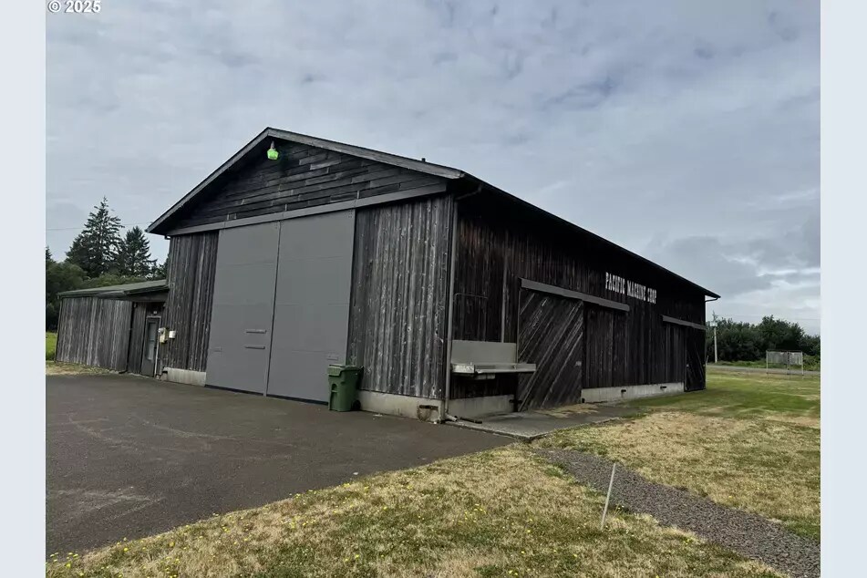 1381 SE 2nd St, Warrenton, OR for sale Primary Photo- Image 1 of 1