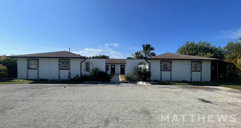 13418 Pine Needle Ln, Fort Myers, FL for sale - Building Photo - Image 2 of 2