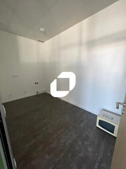 Office in Échirolles for lease - Interior Photo - Image 3 of 8