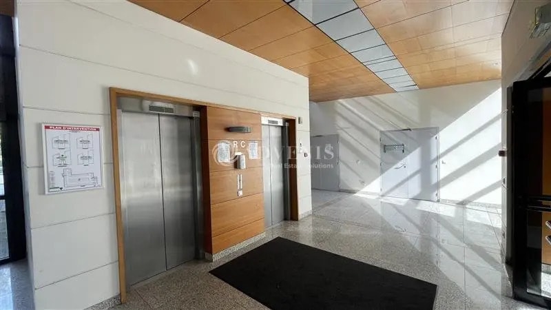 Office in Lognes for lease - Lobby - Image 3 of 8