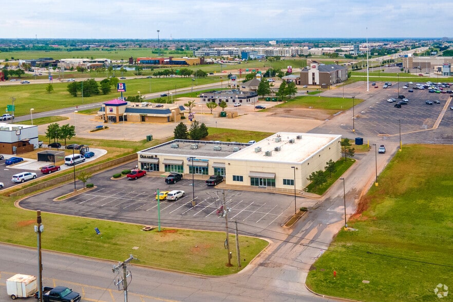 13801 N Western Ave, Edmond, OK for lease - Aerial - Image 3 of 5