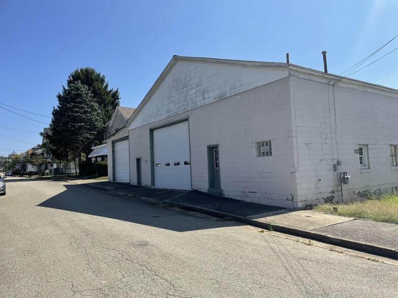 40 W Monroe St, Latrobe, PA for lease - Building Photo - Image 3 of 15