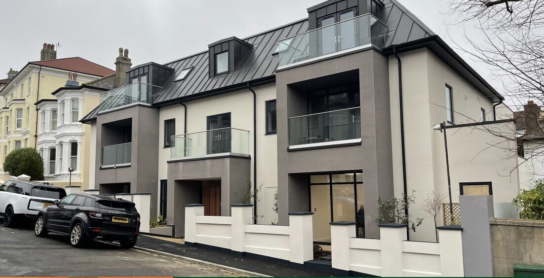 24-25 York Vill, Brighton for lease Primary Photo- Image 1 of 4