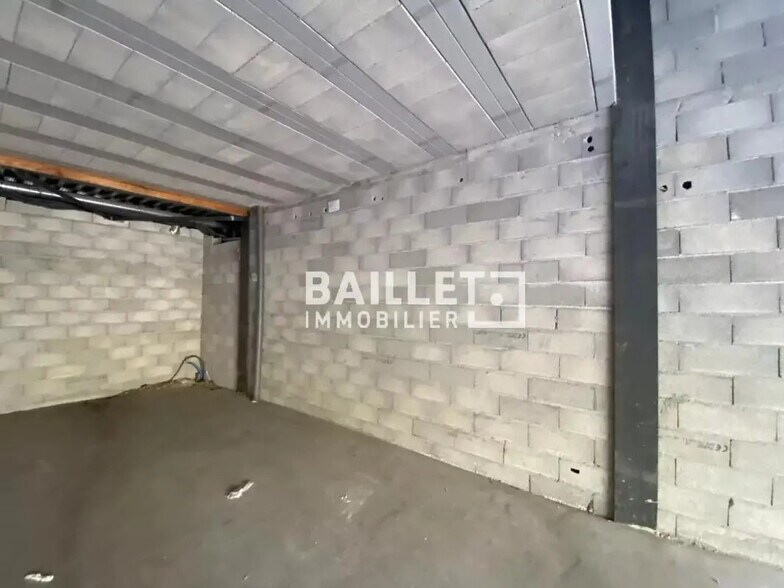 Industrial in Fréjus for lease - Interior Photo - Image 2 of 4