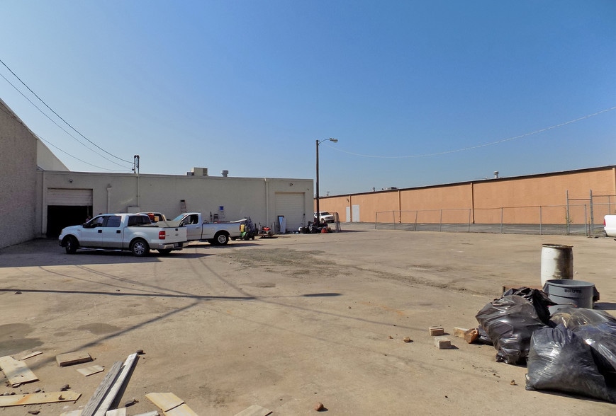 3821 Dividend Dr, Garland, TX for lease - Building Photo - Image 2 of 4