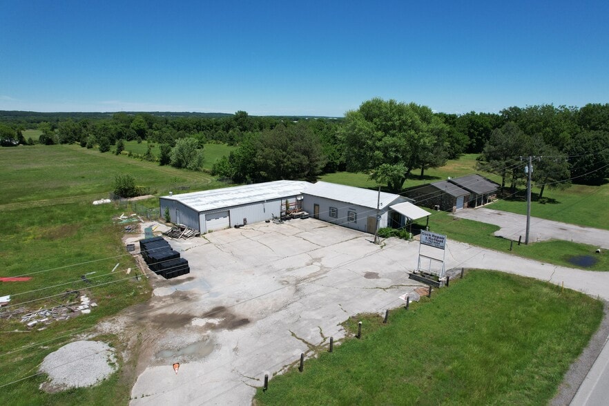 878 Ketchum Ave, Vinita, OK for sale - Building Photo - Image 3 of 35